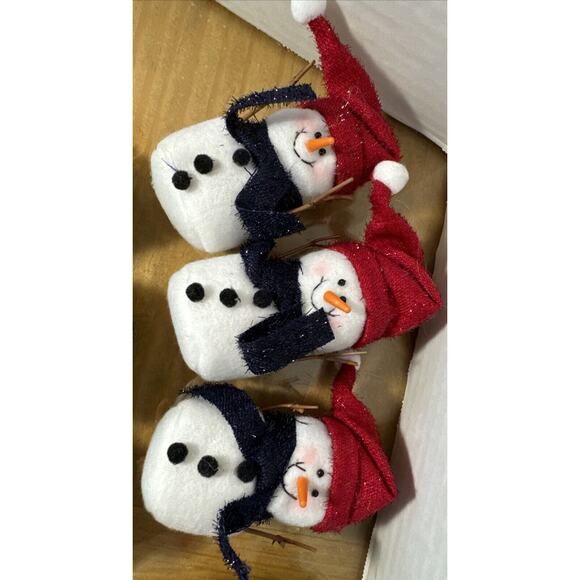 12 Puffy Felt Snowmen Christmas Ornaments Dressed In Hats/ Scarves W/ Twig Arms - Picture 4 of 10